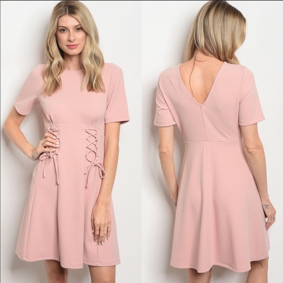 Gilli Dresses & Skirts - Beautiful blush laced dress